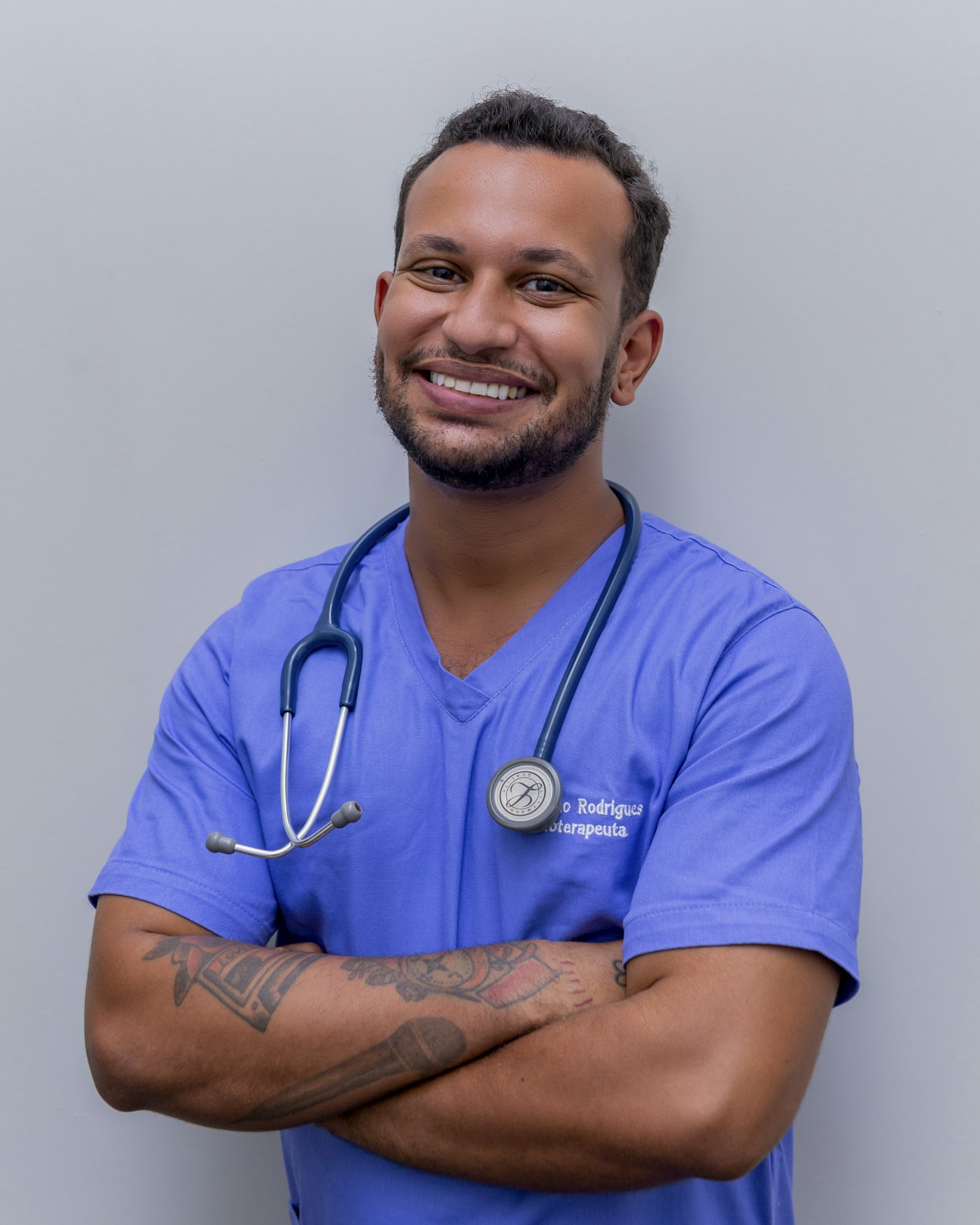 Profissional da OdontoCompany Maracanã sorrindo, pronto para atender